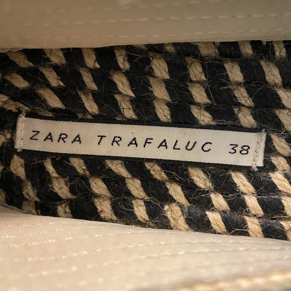 Zara Beige and Black Flats - Picture 8 of 8